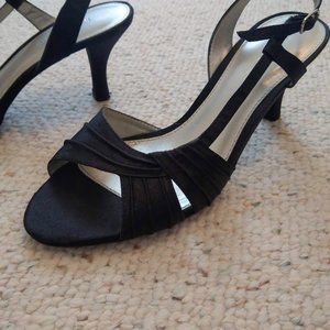 Liz Claiborne Black Open-toed Kitten Heel